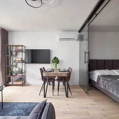 Platinum - Parking - Klimatyzacja - Winda - Self Check In Appartamento *